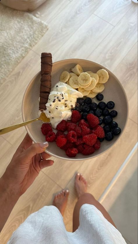 Protein Filled Breakfast, Healthy Food Inspiration, Food Babe, Healthy Food Dishes, Healthy Food Motivation, Think Food, Healthy Girl, Fruit Smoothie Recipes, Food Inspo