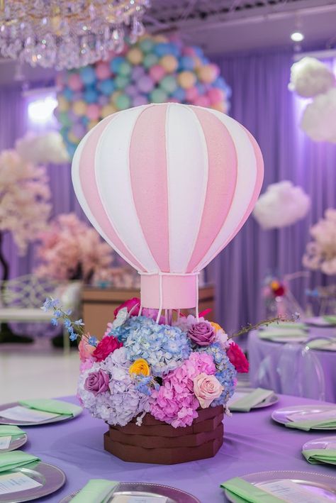 Hot Air Balloon Centerpiece, Air Balloon Centerpiece, Hot Air Balloon Centerpieces, Balloon Centerpiece, Peppa Pig Birthday, Balloon Centerpieces, Shower Centerpieces, Baby Shower Centerpieces, Gender Neutral Baby Shower