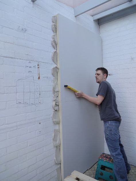 How to dot and dab plasterboard | www.kezzabeth.co.uk Insulated Plasterboard, Diy Insulation, Yard Landscaping Simple, Plasterboard Wall, Cracked Wall, Roof Beam, House Exterior Colors, Basement Makeover, Exterior Makeover