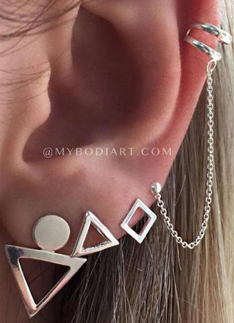 Minimalist geometric triangle square ear cuff earring set 4pcs silver - triángulo geométrico cuadrado pendiente con manguito pendiente at MyBodiArt.com Tattoo Wings Back, Minimalist Ear Piercings Ideas, Ear Piercings Ideas, Baby Ear Piercing, Piercing Jewelry Ideas, Minimalist Ear Piercings, Piercings Ideas, Ear Cuff Chain, Cartilage Ear Cuff