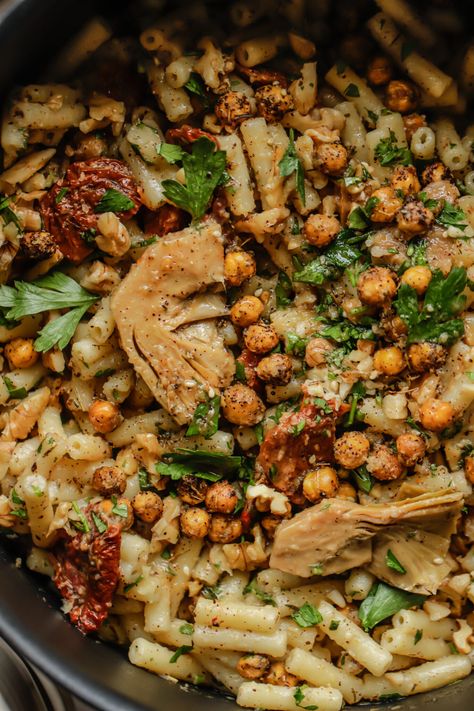 Za’atar hummus chickpea pasta – Life in the South Pasta Hummus, Hummus Pasta, Chickpea Pasta, Za Atar, Feel Good Food, Roasted Chickpeas, Dried Tomatoes, Base Foods, Sun Dried Tomato