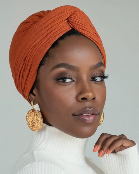 Hair Care Accessories, Turban Style Black Women, Retro Hijab, Headwrap Styles, Pack For Vacation, Being Vulnerable, Head Turban, Headwrap Tutorial, Mood Style