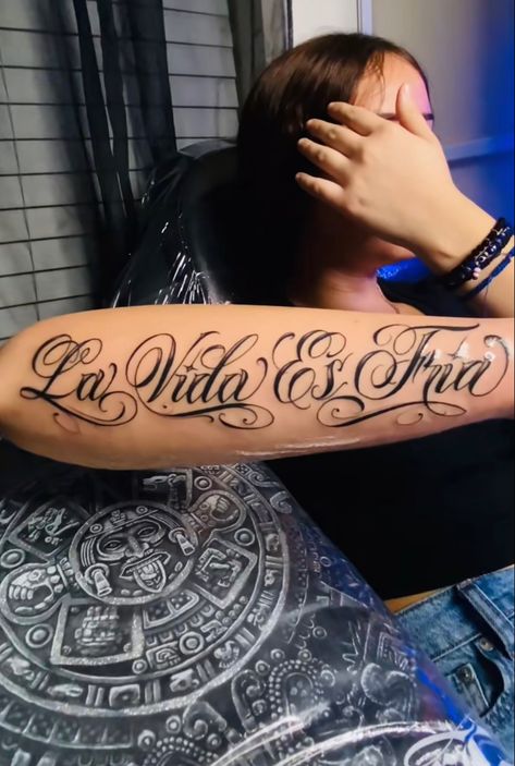 Cholo Tattoo, Tattoo Lettering Styles, Gangsta Tattoos, Hand Tattoos For Girls, Cute Hand Tattoos, Pretty Hand Tattoos, Chest Tattoos For Women, Tattoos For Black Skin, Pretty Tattoos For Women