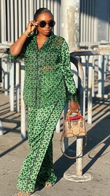 Two Piece Silk Pants Set, Adire Silk And Chiffon Styles, Silk Two Piece Outfit Pants, Dope Fashion Outfits, Chiffon Styles, Two Piece Outfits Pants, Silk Two Piece, Nigerian Lace Styles, Modest Dresses Fashion