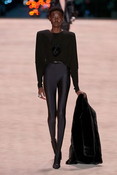 Saint Laurent Fall 2022, Ysl Fashion, 90s Runway Fashion, Vintage Ysl, Fall 2022, Music Fashion, Elegant Shirt, Fashion Show Collection, Black Outfit