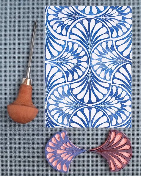 Block Printing Ideas Design, Block Printing On Fabric, Diy Stamps, Linocut Printmaking, Motif Art Deco, Lino Art, Clay Stamps, Pattern Stamping, Hand Carved Stamps