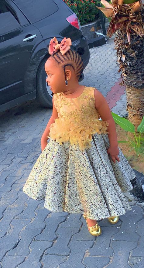 Try this Lens! https://t.snapchat.com/hFzh3crt Damask Styles For Children, Damask Gown Styles For Children, Latest Kids Gown Designs, Children Gown Styles, Damask Gown Styles, Damask Styles, Cupcake Skirt, Birthday Gown