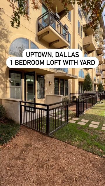 Apartment Hunters • Dallas on Instagram: "Lofts with yards in Dallas, Texas! — This property in Uptown is super luxe 💄 and they have units with yards! Super easy access to the Tollway and 75. Units come with quartz countertops, stainless steel appliances, tile floors, and washer/dryer. Amenities include a sky lounge, resort-style pool, and 24 hour fitness center. — Comment or DM and we can set up a tour! 📲" Sky Lounge, Resort Style Pool, Tile Floors, Loft Apartment, A Sky, Bedroom Loft, Stainless Steel Appliances, Washer Dryer, Quartz Countertops