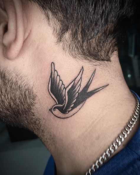 Owl Tattoo Back, Golondrinas Tattoo, Wing Neck Tattoo, Neck Tattoos For Men, Flower Neck Tattoo, Front Neck Tattoo, Neck Tattoo Ideas, Small Neck Tattoos, Skull Rose Tattoos