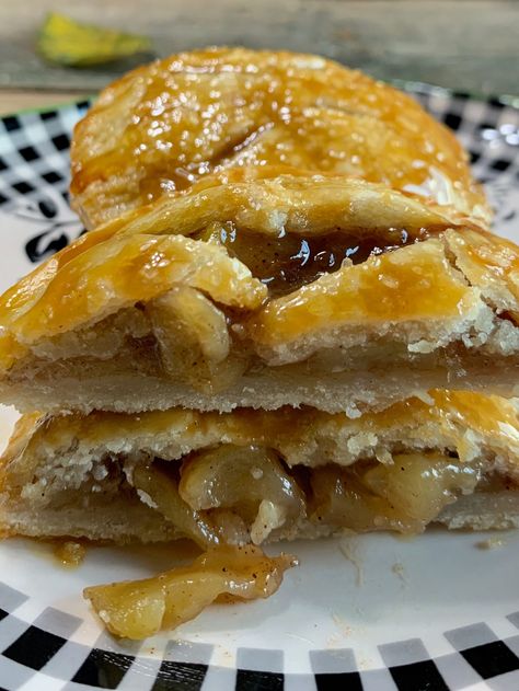 Apple Hand Pies - My Country Table Classic Cherry Delight, Using Sourdough Discard, My Country Table, Cherry Delight, Peach Dessert, Apple Hand Pies, Scrumptious Food, Hand Pie, Country Table