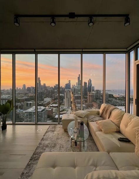 Penthouse Apartment Aesthetic, Apartamento New York, Penthouse Aesthetic, Appartement New York, Nyc Penthouse, City View Apartment, New York Penthouse, Aesthetic Apartment, Apartment View