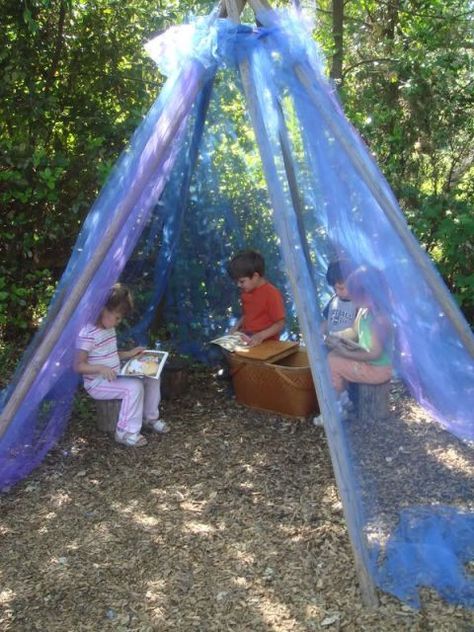 This DIY reading space is perfect for kids. Who wouldn't want an outdoor book nook? Eyfs Outdoor Area, Outdoor Reading Nooks, Outdoor Play Space, Outdoor Learning Spaces, Outdoor Play Spaces, Outdoor Play Areas, Outdoor Education, Reading Area, Children's Garden