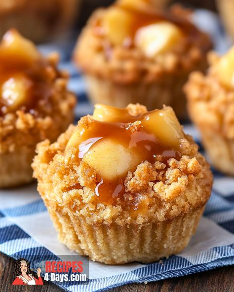 Apple Crisp Bites Apple Pie Crisp Bites, Apple Crisp Bits, Apple Crisp Cupcakes Recipe, Apple Crisp Cups Easy, Apple Crisp Dessert Recipes, Apple Crumble Bites, Apple Crisp Bites Recipe, Apple Crisp Cupcakes, Apple Crisp Cups