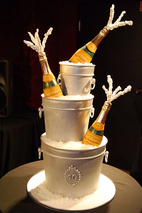 ༺༒༻ Veuve Clicquot Birthday Cake, Champagne Birthday Cake, Veuve Party, Champagne Cakes, Guy Cakes, Engagement Champagne, Champagne Birthday, 40th Cake, Champagne Cake