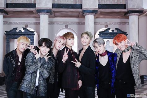 Blood Sweat And Tears Bts, Bts Blood Sweat Tears, Photo Facebook, Bts Wings, Girls' Generation, Bts Group Photos, Blood Sweat And Tears, Bts Group, About Bts