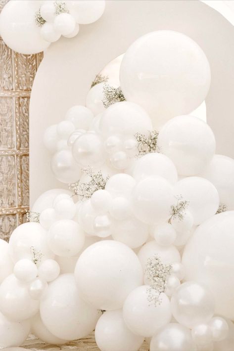 All White Balloon Decor, Pearl Themed Wedding Backdrop, Pearl White Balloon Garland, Pearl Themed Bridal Shower, All White Baby Shower Ideas, All White Balloon Garland, All White Bridal Shower Ideas, On Cloud 9 Party, White Bridal Shower Decorations