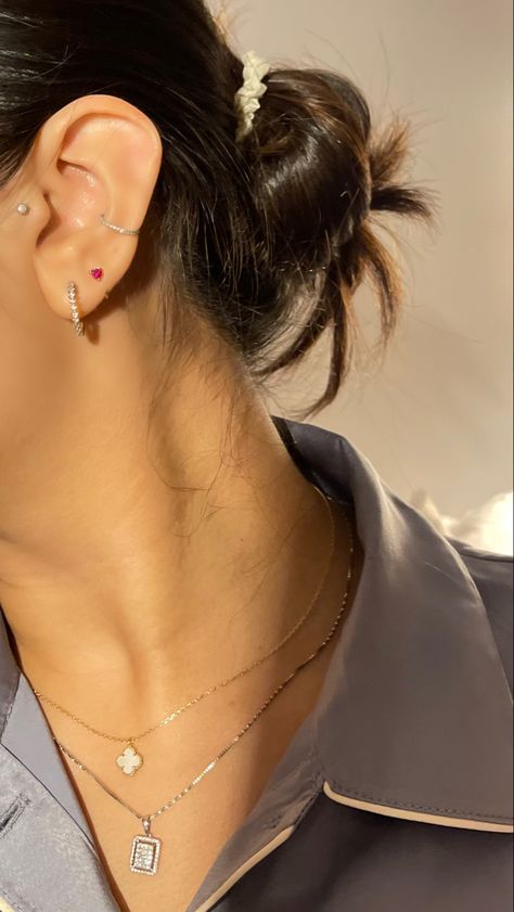 Piercings, tragus piercing, conch piercing, jewellery Piercings Tragus, Ear Piercings Conch, Piercing Conch, Piercing Inspo, Tragus Conch, Piercing Jewellery, Tragus Piercing, Conch Piercing, Tragus Piercings