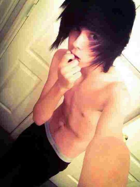 cute emo guys Emo Boy Tumblr, Emo Scene Boys, Scene Guys, Cute Emo Guys, Emo People, Emo Love, Emo Scene Hair, Scene Boys