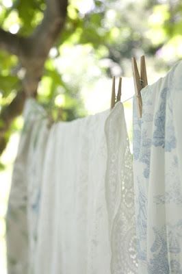 Pure and Simple interiors Laundry Aesthetic, Clothes Hanging, Blue Cottage, Laundry Drying, Simple Interior, Summer Living, Fresh Linen, Down On The Farm, Hanging Clothes