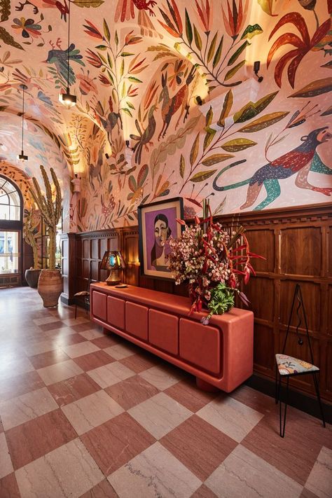 Kelly Wearstler Interiors, Mexican Interiors, Architecture Restaurant, Maximalist Interior, Mural Design, Kelly Wearstler, Hotel Interior, Decoration Inspiration, Hospitality Design