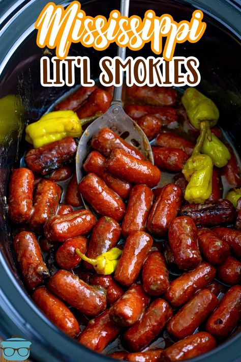 Crock Pot Mississippi Lit'l Smokies - The Country Cook Easy Party Food Crock Pot, Easy Potluck Snacks, Crock Pot Snacks, Crock Pot Camping Meals, Crockpot Apps, Crock Pot Appetizers, Roast Chicken Crock Pot, Lil Smokies Recipes, Crockpot Snacks