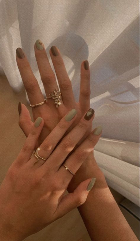 50+ Trending Summer Nails Design Inspo | Summer Nails 2023 | Kawaii nails Nail Inspo Brown And Green, Nails To Match Olive Green Dress, Brown And Green Nails Acrylic, Nail Inspo Earth Tones, Earth Tone Nail Ideas, Green And Brown Nail Designs, Gender Neutral Nail Ideas, Olive Green And Brown Nails, Green And Brown Nails Acrylic