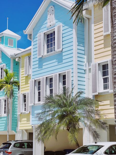 Beach Apartment Exterior, Aesthetic Beach House Exterior, Pastel House Exterior, Vsco House, Pastel Beach House, Pastel Summer Aesthetic, Florida Summer Aesthetic, Bloxburg Resort, Yellow Beach House