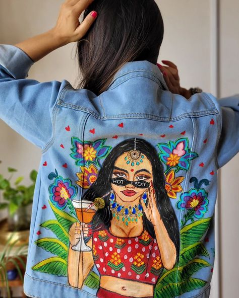 Wearing a work of art! This hand-painted denim jacket is a true masterpiece #handpainteddenim #jacket #trendingfashion #trendingstyle Denim Jacket Fabric Painting, Hand Painted Outfits, Painting On Tshirts Ideas, Fabric Painted Clothes, Fabric Painting On Denim, Painting In Clothes, Cloth Painting Ideas, Painting Ideas On Clothes, Clothes Painting Ideas