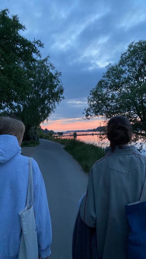 Sunrise Walks Aesthetic, Sunrise Walk Aesthetic, Summer Gym Aesthetic, Taking Walks Aesthetic, Summer Walks Aesthetic, Sunset Walk Aesthetic, Morning Walks Aesthetic, March Vision Board, Walking Pics