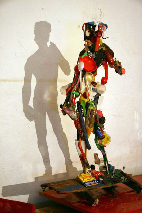 Recycled Art Projects, 얼굴 그리기, Trash Art, Shadow Art, Unusual Art, Recycled Art, Sculpture Installation, The Shadow, Art Plastique