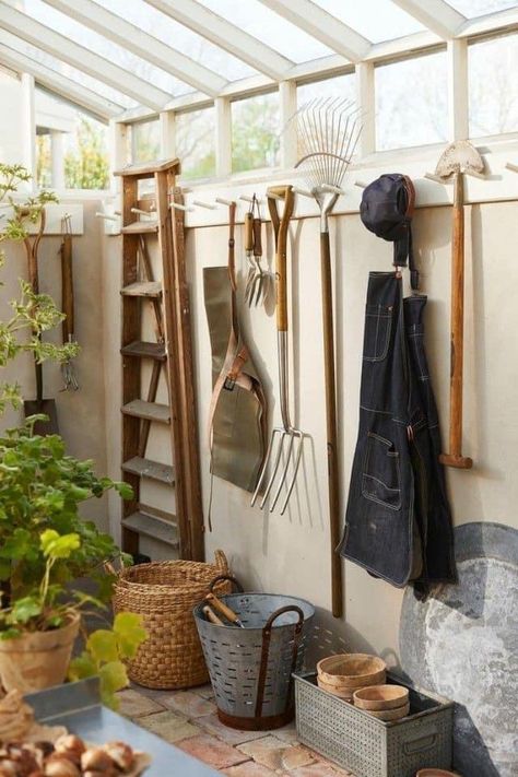 Shed Inspiration, Garden Shed Interiors, Shed Makeover, Shed Interior, Shed Organization, Greenhouse Shed, Casa Country, Garden Tool Storage, Backyard Sheds