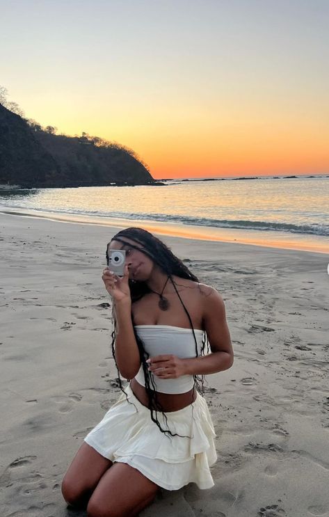 Kianna Naomi Outfits, Boho Cruise Outfits, Beach Film Aesthetic, Kiana Naomi, Costa Rica Travel Outfits, Kianna Naomi, Manifest Lifestyle, Island Outfit, Summer Picture Poses