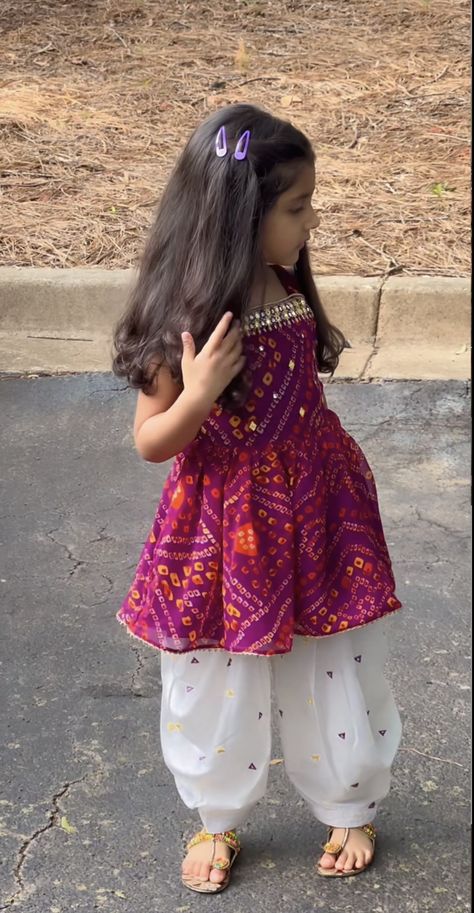 Frocks Design For Girl, Indian Outfits For Kids Girl, Frock For Girls Kids, Dress Patterns For Girls Simple, Toddler Indian Outfit Girl, Wedding Outfit For Girls Kids, Kid Frock Design, Baby Girl Navratri Outfit, Suit Design For Kids Girl