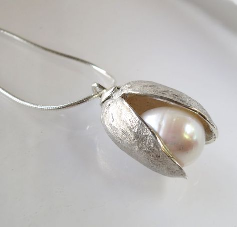 Pistachio Nut, Silver Casting, Inexpensive Jewelry, Silver Jewelry Diy, Metal Clay Jewelry, Musician Gifts, Angelina Jolie, Clay Projects, Kate Middleton