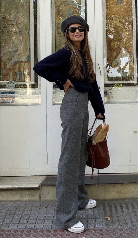 Gray Trousers Outfit Women, Grey Trousers Outfit Women, Marlene Hose, Winter Pants Outfit, Look Formal, Stylish Work Attire, Casual Work Outfit, Fashion Mistakes, Look Vintage