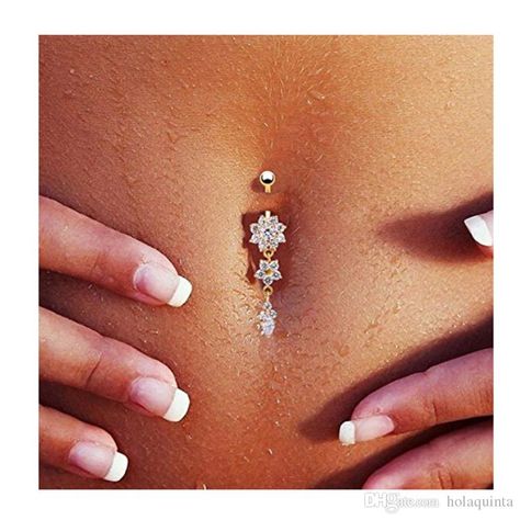 Belly piercing #jewelry is the latest trend this Summer. Many Teenagers can be seen flaunting there belly buttons these days. Belly #piercing jewelry comes in different shapes and styles, so the youngsters have a lot of options to choose from. Navle Piercing, Belly Button Piercing Cute, Bijoux Piercing Septum, Piercing Eyebrow, Piercing Navel, Cute Belly Rings, Bellybutton Piercings, Belly Button Piercing Jewelry, Belly Piercing Jewelry