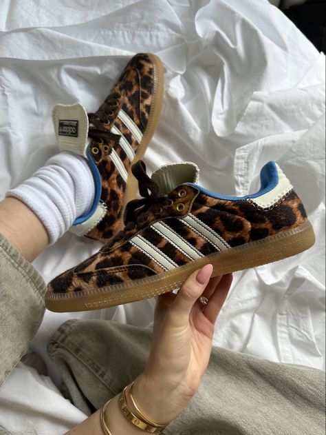 Leopard sneakers Shoes Photo Ideas, Leopard Shoe, Cheetah Print Adidas Shoes Outfit, Leopard Style, Adidas Leopard Sneakers Outfit, Cheetah Sambas, Cheetah Print Sambas, Leopard Sambas, Adidas Campus Leopard