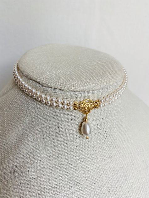 High Gold Necklace, Gold With Pearl Jewelry, 4 Grams Gold Necklace, Pearl Gold Choker Necklace Indian, Pearl Gold Necklace Designs, Pearl Choker With Gold Pendant, Gold Choker With Pearls, Pearls Sets Jewellery, Antique Pearl Choker