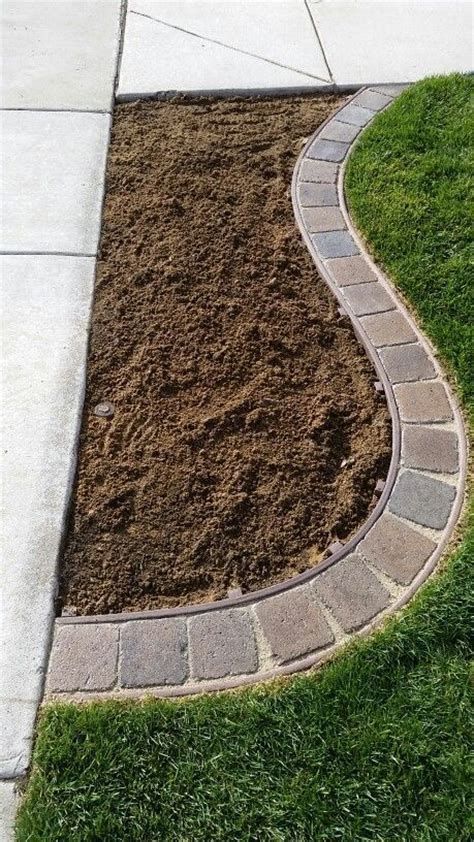 Garden Edging Ideas Pictures,  Wooden Garden Edging Ideas,  Recycled Garden Edging Ideas #GardenEdgingIdeas #GardenIdeas #Gardening #GardenEdging Front Yards Curb Appeal, Diy Lawn, Edging Ideas, Landscape Edging, Garden Shrubs, Lawn Edging, Landscaping Tips, Garden Edging, Diy Landscaping