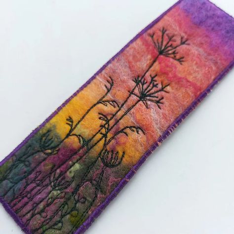 Felted Bookmarks Diy, Felted Wool Bookmarks, Needle Felted Bookmarks, Wool Bookmarks, Felt Embroidery Bookmark, Felted Bookmarks, Needle Felt Bookmark, Felted Journal Covers, Felted Cards