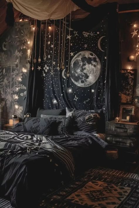 Room Ceiling Ideas Bedrooms, Witchcore Bedroom Ideas, Midnight Bedroom Aesthetic, Black Wall Decor Bedroom, Blue Black Bedroom Ideas, Room Ideas Bedroom Black, Gothic Bedroom Decor Ideas, Black And Green Bed, Boho Goth Home Decor