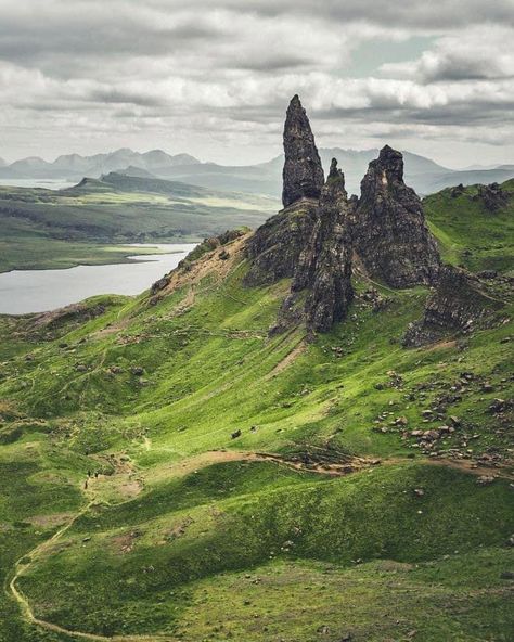 Scotland Landscape, Isle Of Skye Scotland, Fairy Pools, Skye Scotland, Landscape Photography Tips, Landscape Designs, Landscape Pictures, Isle Of Skye, Rock Formations