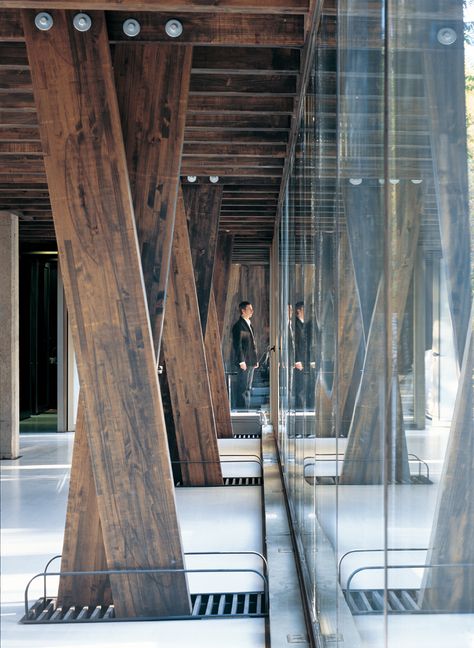 BIP Computers / Alberto Mozo Muji Design, Column Detail, Timber Architecture, Wood Building, Wood Architecture, Interior Design Photography, Column Design, Timber Structure, Pedestrian Bridge