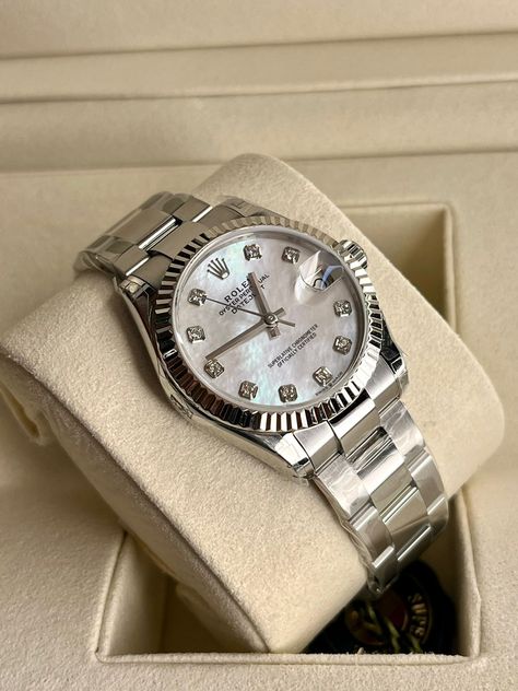 Luxury Clock, Rolex Watches Women, Expensive Jewelry Luxury, Luxe Jewelry, Expensive Watches, Casual Jewelry, Dope Jewelry, Classy Jewelry, Expensive Jewelry