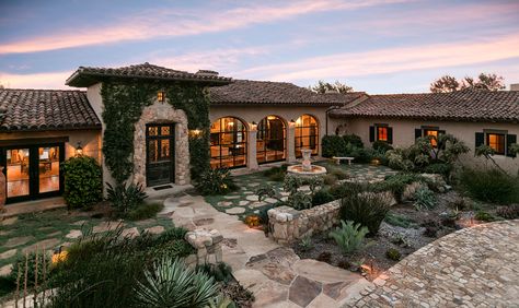 07_01_GoletaRanch Mediterranean House Designs, Hacienda Homes, Hacienda Style Homes, Mediterranean Style Homes, Tuscan House, Casas Coloniales, Spanish Style Homes, Hacienda Style, Spanish House