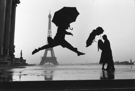 Elliott Erwitt Photography, Elliott Erwitt, Andre Kertesz, Heartwarming Photos, Classic Photography, Steve Mccurry, Gordon Parks, Robert Doisneau, Henri Cartier Bresson