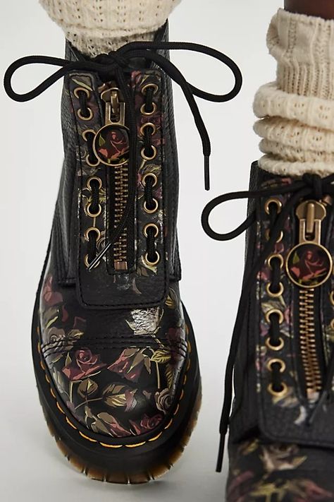 90s Women Style, Long Dress Doc Martens, Bridal Combat Boots, Witch Fashion Modern, Custom Dr Martens, 2024 Boots Trend, Dresses With Doc Martens Outfits, Whimsigoth Shoes, Dark Bohemian Fashion