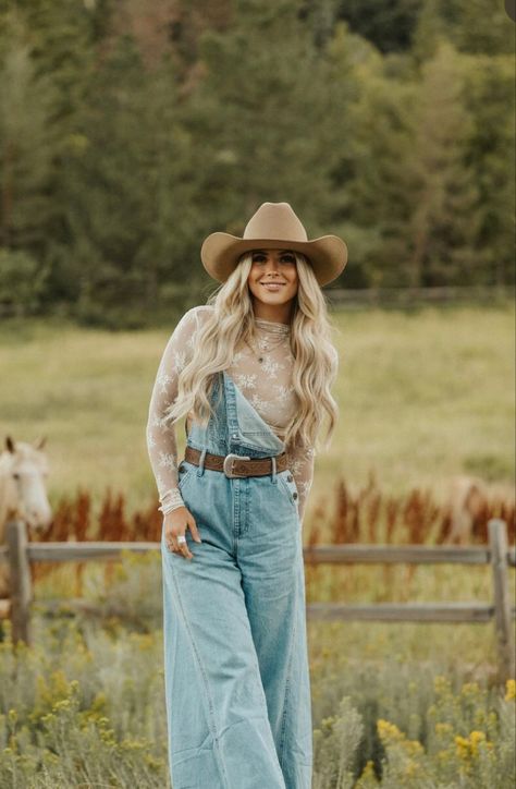 Western Fall Outfits, Foto Cowgirl, Casual Country Outfits, Look Boho Chic, Looks Jeans, Trendy Outfit Ideas, Country Style Outfits, Western Wear Outfits, Cute Country Outfits