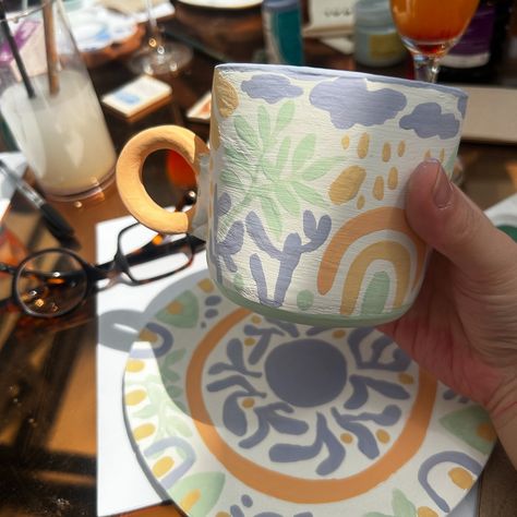 ¡Tu historia de RELAX 🍃 puede llevarte a ganar una de las tazas pintadas a mano! 🌟🎨 ✨Ingresa al perfil de @ciruelax.ec ec y participa en el giveaway. ¡Mucha suerte! 🍶 #RelaxConCiruelax #RelaxArt #ciruelax #giveawayecuador #giveaway