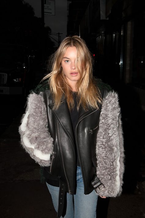 Camille Rowe Style, Camille Rowe, Style Crush, Models Off Duty, Black Leather Jacket, Look Fashion, Autumn Winter Fashion, Style Icons, Style Me